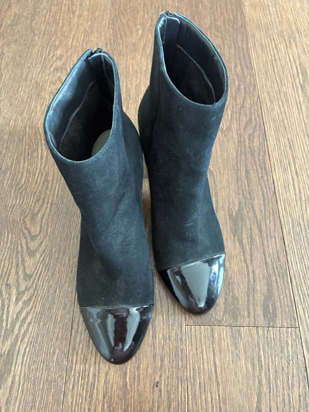 Suede Boots by 1901, Black Shiny Heels and Boot Toe 🖤 - Picture 5 of 11